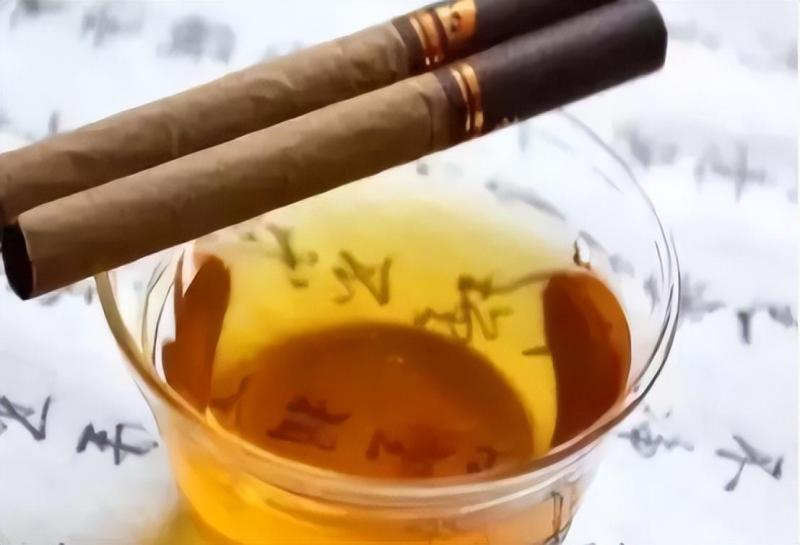 很多老烟民改抽“茶烟”了，用茶叶做烟比香烟更健康吗？-图片1